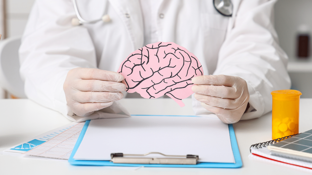 Doctor holding brain to demonstrate Nerve Pain Drug Gabapentin Linked to Increased Dementia Risk